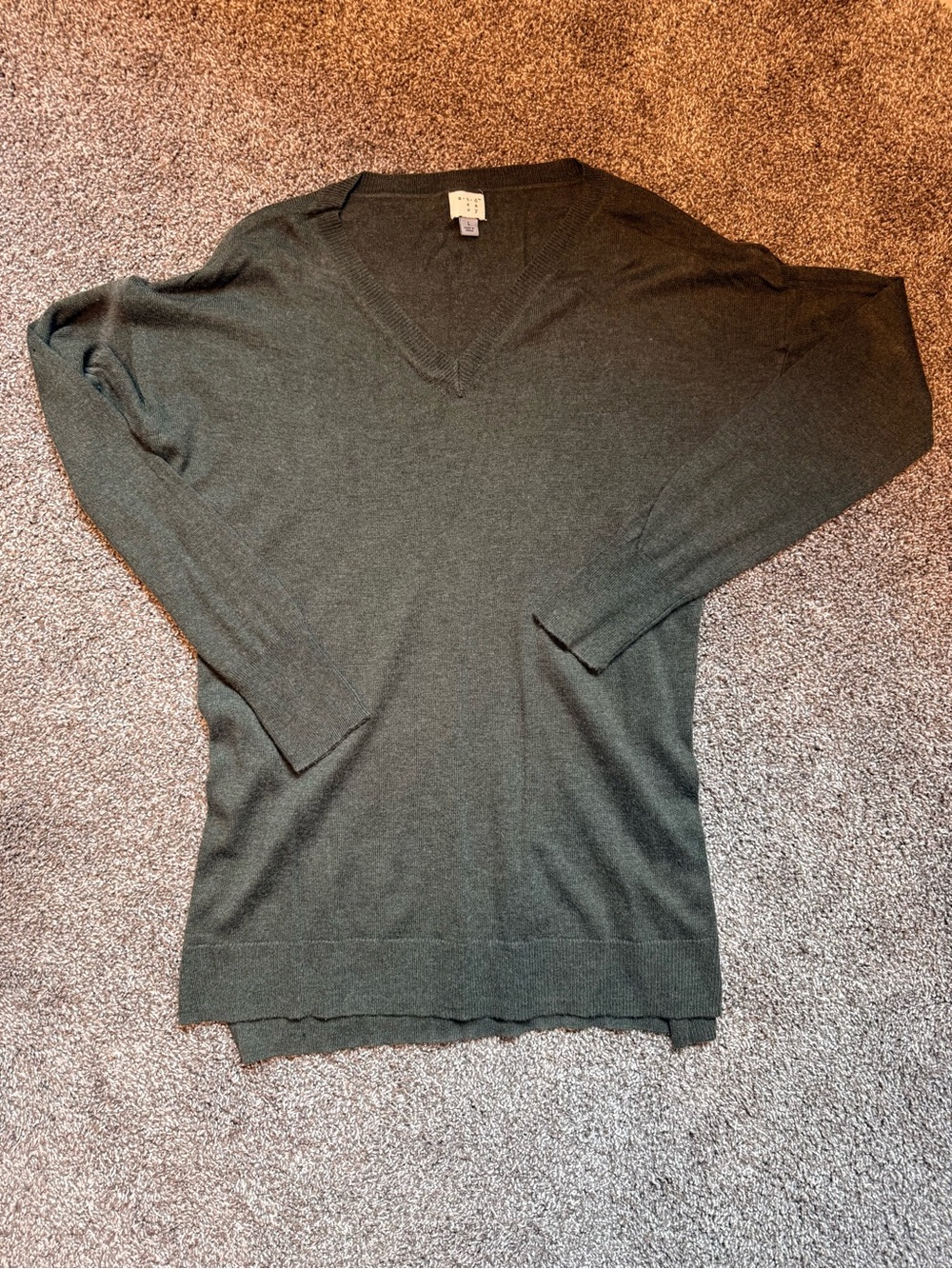 a new day Women's V-Neck Sweater in Dark Green